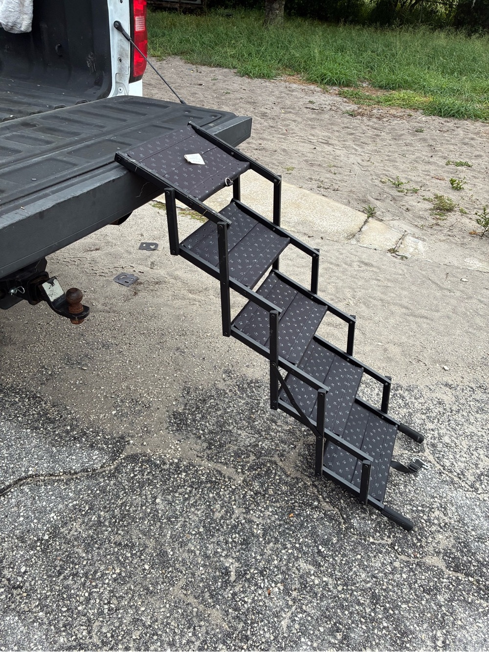 Black Folding Pet Ramp Staircase - Portable Truck/Vehicle Step